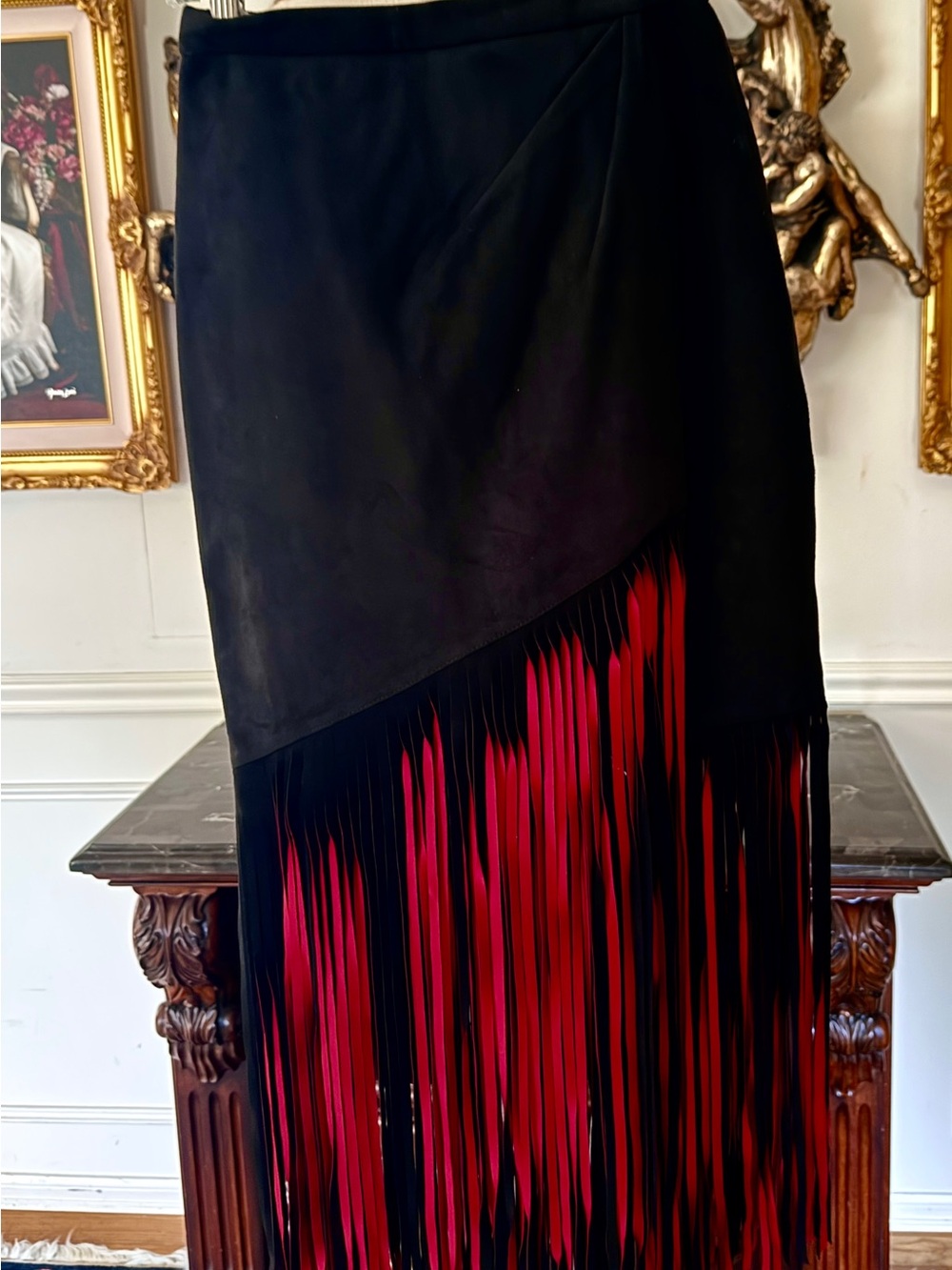 NWT Tamara Mellon Goat Suede w/ Two-Tone Black and Red Fringe Midi Skirt size 0 - Picture 7 of 9
